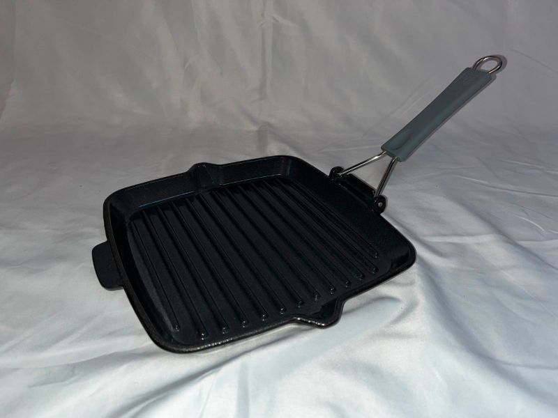 Zwilling Grillpfanne mit Silikongriff Quadratisch 24x24 cm in Berlin -  Tegel | eBay Kleinanzeigen ist jetzt Kleinanzeigen