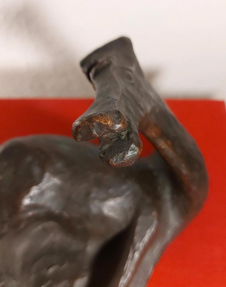 Bronze Skulptur Plastik Liegendes Pferd/Fohlen unsigniert in Korbach
