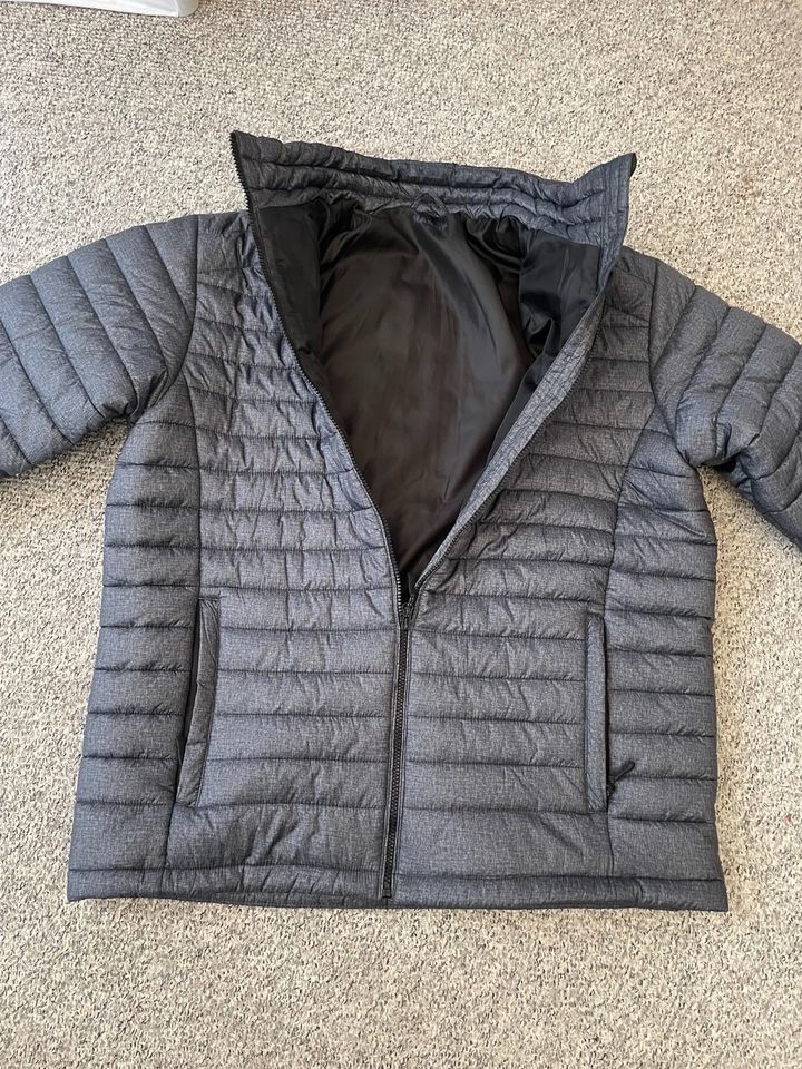 Steppjacke grau,Gr.XL fast neu in Kiel