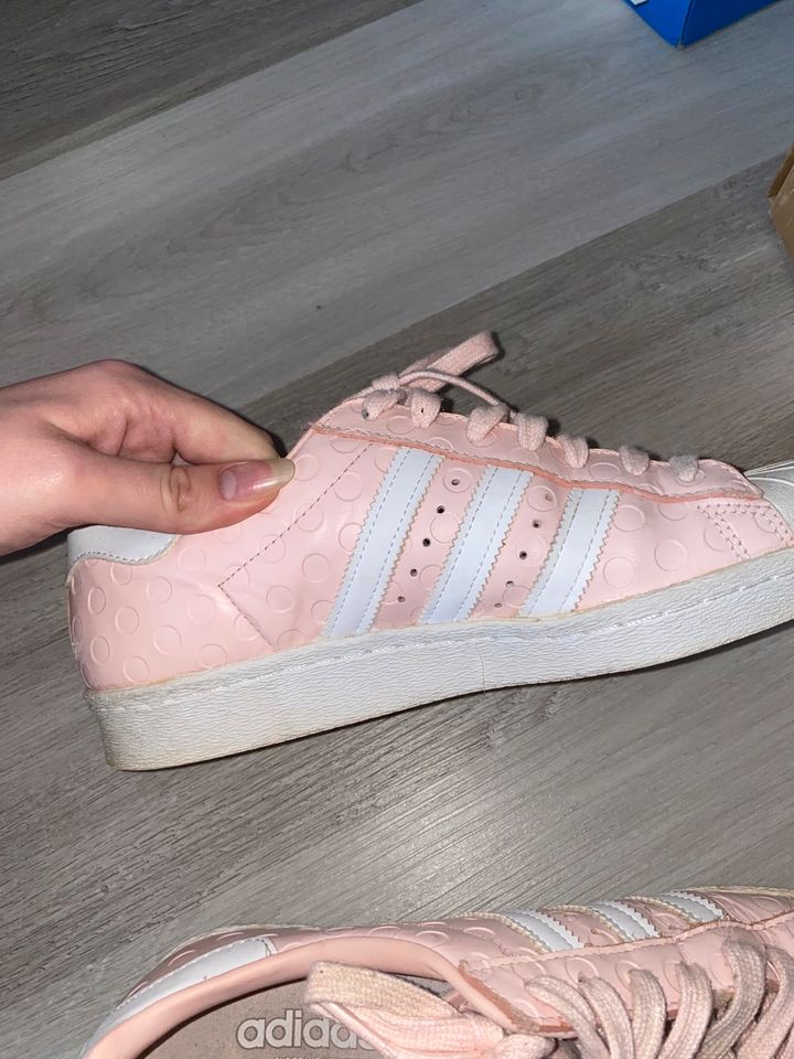 Adidas Superstars rose echtleder in Rheinfelden (Baden)