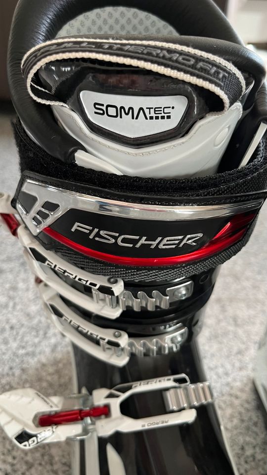 Skischuhe Fischer Soma Progressor 130, SOMAtec MP 26,5 EU 41 in Baesweiler