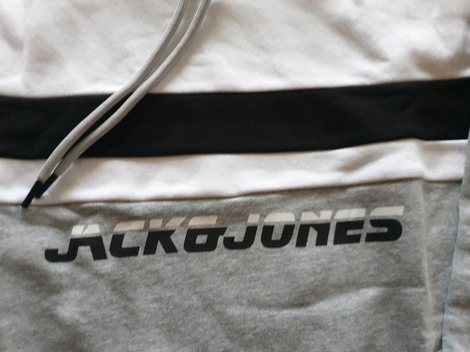 NEU Jack&Jones Hoodie Gr.L Pullover warm Jack and Jones in Gladenbach