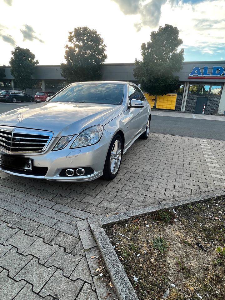 Mercedes E Klasse 350 Benzin in Remscheid