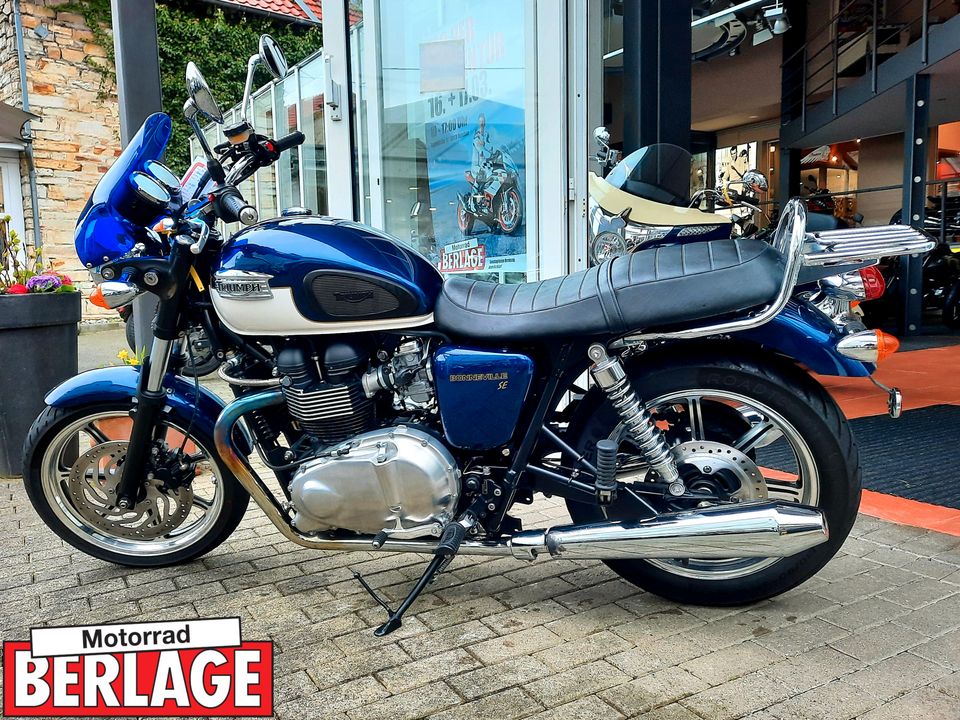 Triumph Bonneville SE 865 1.Hd 13500km Gepäckträger Garantie in Borchen