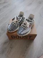 Yeezy Boost 350 V2 Zebra Berlin - Tempelhof Vorschau