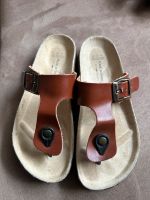 Neuwertige braune Zehentrenner aus Leder wie Birkenstock Gr. 31 Baden-Württemberg - Baden-Baden Vorschau