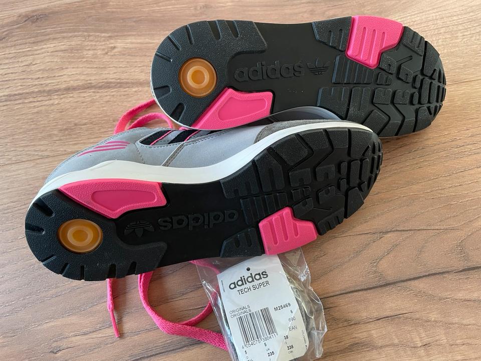 Adidas tech super w hotsell