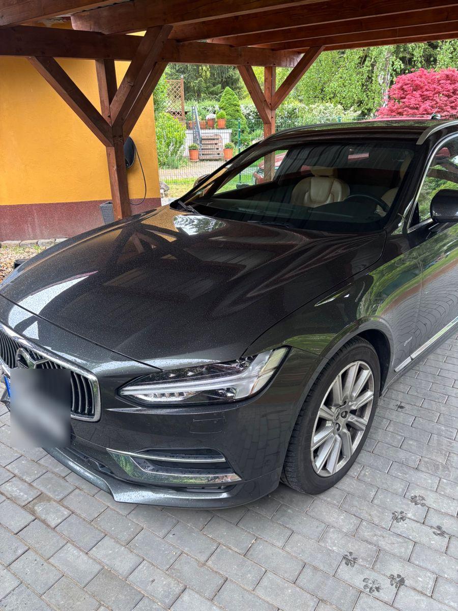 Abbildung des Autos Volvo V90 D4 Inscription…