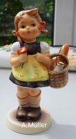 Mädchen Hummel/Göbel Figur "der erste Einkauf" Sister, 11 cm hoch Nürnberg (Mittelfr) - Aussenstadt-Sued Vorschau