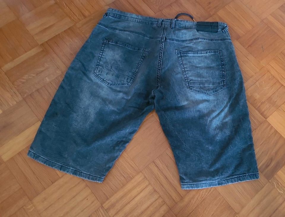 FSBN Herren Jeans Shorts,  Sommerhose, Gr.L in Ottobrunn