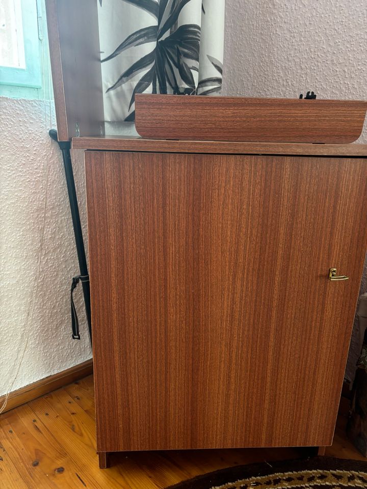 Naumann Nähmaschine im Schrank in Mellingen