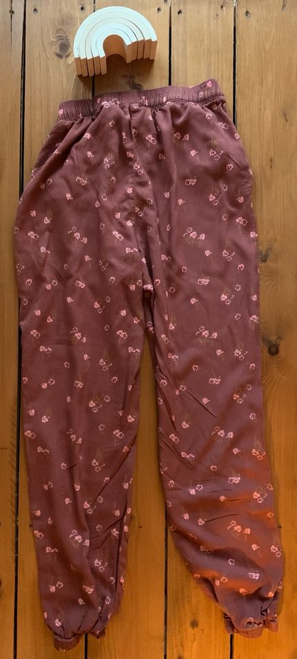 ✶H&M✶ Sommerhose Hose Jogger PULL-ON Gr. 140 Mädchen Blumen in Kiel