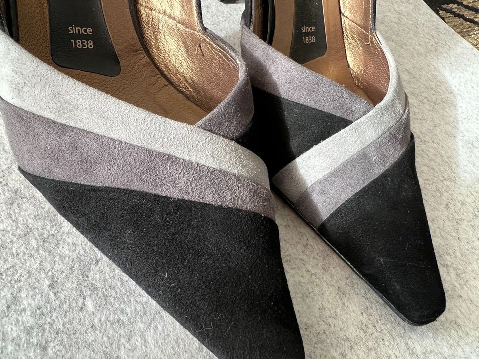 Peter Kaiser elegante schwarz-graue Pumps Größe 37 in Eningen