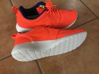 Nike Fitnessturnschuhe Gr.38 Neu Hessen - Mittenaar Vorschau