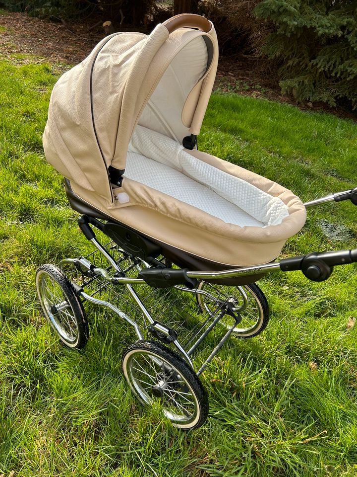 Kinderwagen mit Babyschale & Sportaufsatz in Nobitz