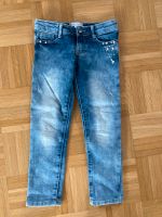 Niedliche Jeans mit Perlenapplikation 110/116 Niedersachsen - Schellerten Vorschau