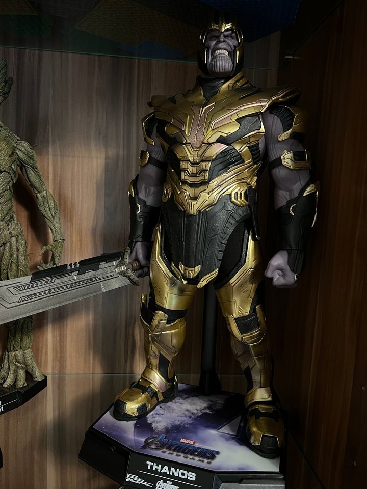 Hot Toys 1/6 Marvel Infinity War Thanos in Zwickau