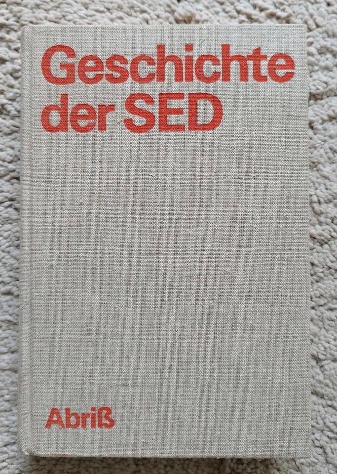 Erich Honecker-Aus meinem Leben+Begleitinfos, Geschichte der SED in Langenfeld