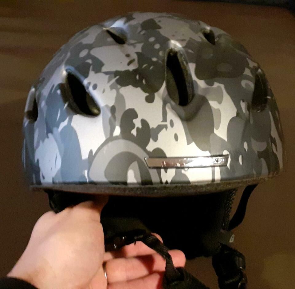 Kinder Snowboard Helm Giro G9 jr grau/camo in Laufenburg (Baden)