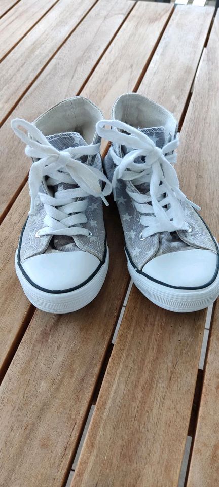 Turnschuhe Schuhe Größe 31 alive erinnern an Converse Chucks in Bruck