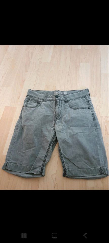 Jungen Shorts 152 in Nörvenich