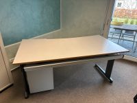 Dyes Schreibtisch mit Schubladencontainer Niedersachsen - Wolfsburg Vorschau