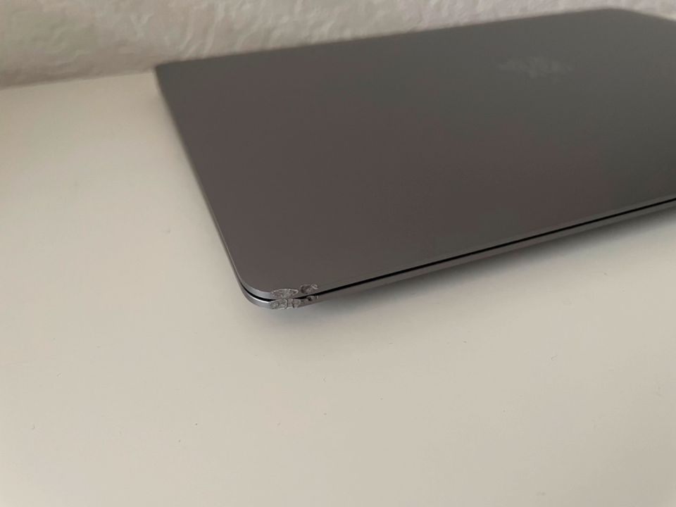 Macbook Air M1 / 8 GB / 256 GB SSD / nur 5 Ladezyklen in Kamp-Lintfort