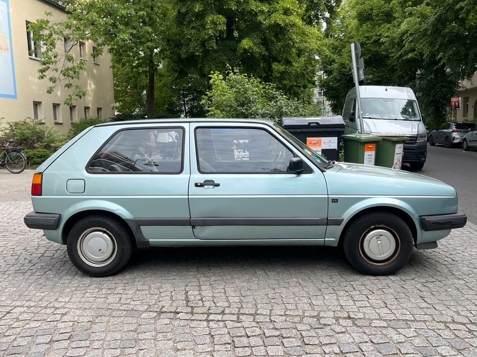 VW Golf 2 1.6i - Automatik, Servo, Sitzheizung , TÜV 11/24 in Berlin