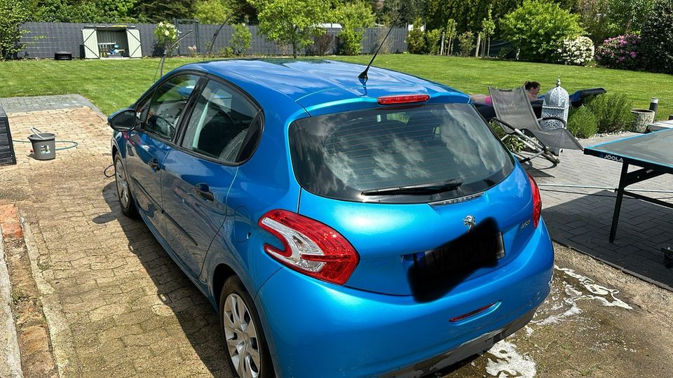 Peugeot 208 BJ 2012, unfallfrei, TÜV neu metallic blau in Eystrup