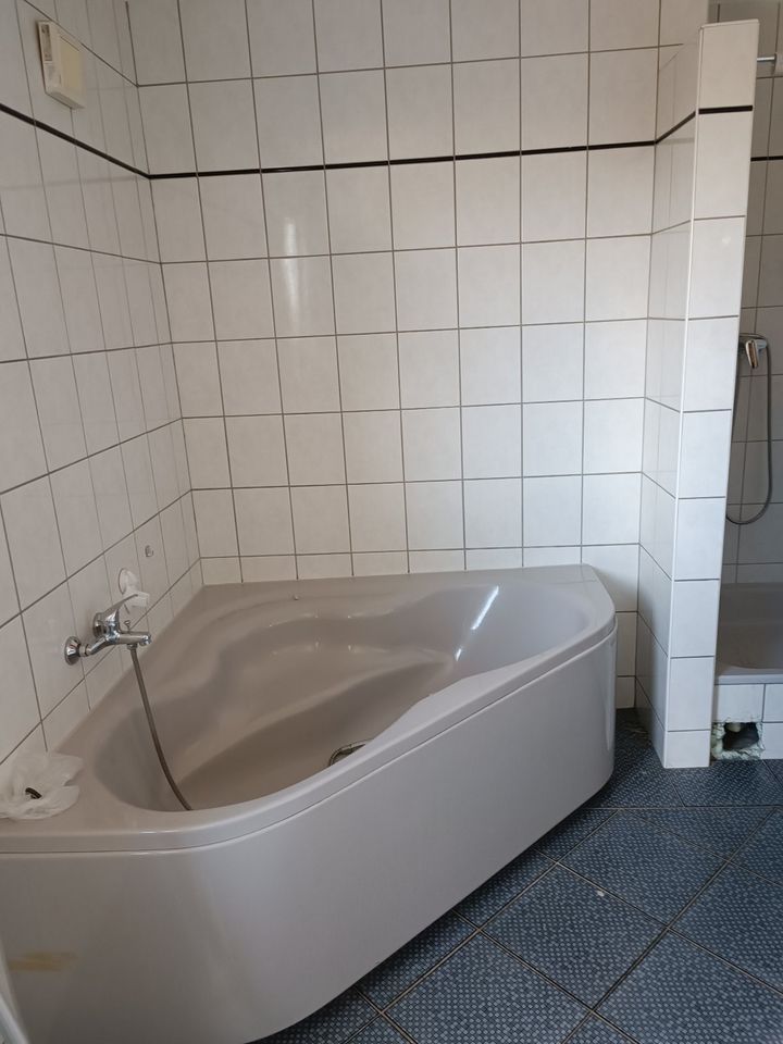 4,5 Zimmer Wohnung mit Seeblick ( Badewanne u. Dusche) in Möllenbeck