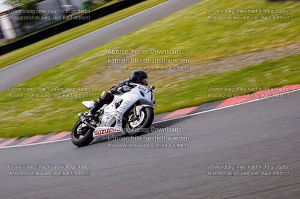 GSXR 1000 K3 Rennmotorrad Rennmaschine in Bremen