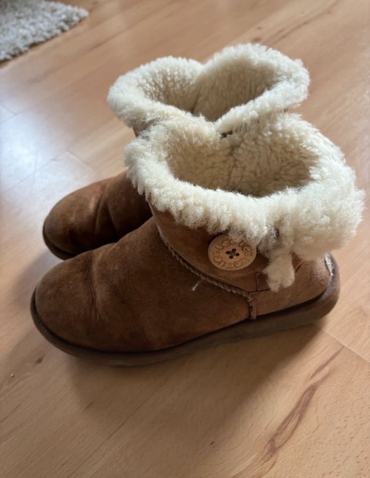 UGG Boots braun in Hamburg