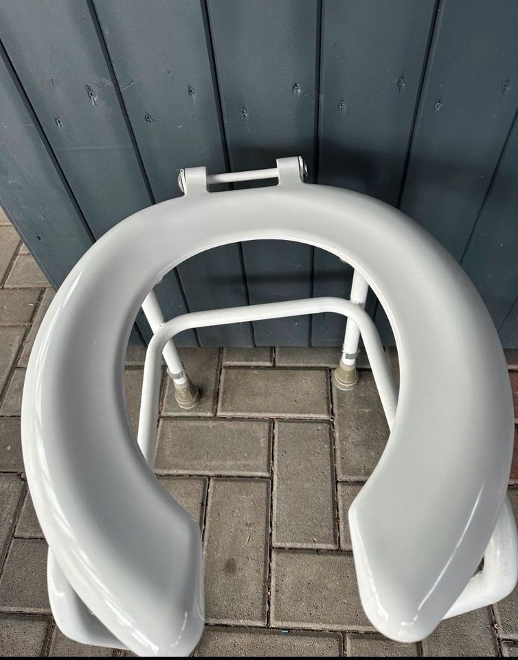 Bad & WC » Toilettengestelle » Toilettensitz in Osterode am Harz