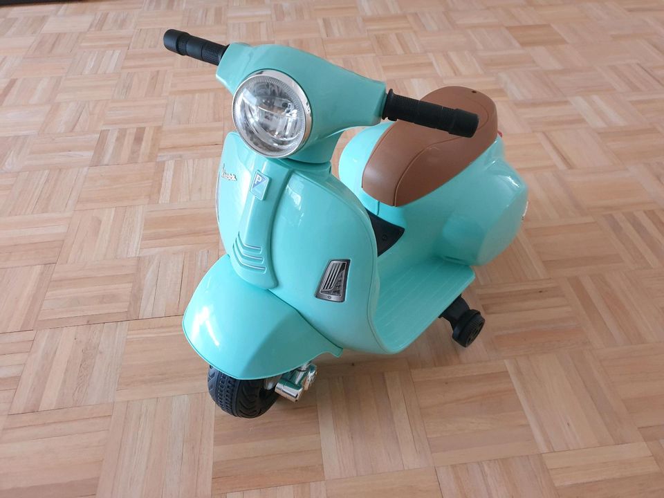 Mini Vespa Elektro-Motorroller Kinderfahrzeug in Lüdenscheid