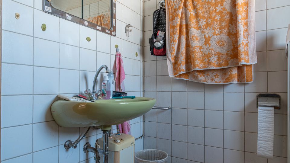 PROVISIONSFREI* - Stark vernachlässigtes Einfamilienhaus mit Garage in Landshut-Mitterwöhr in Landshut