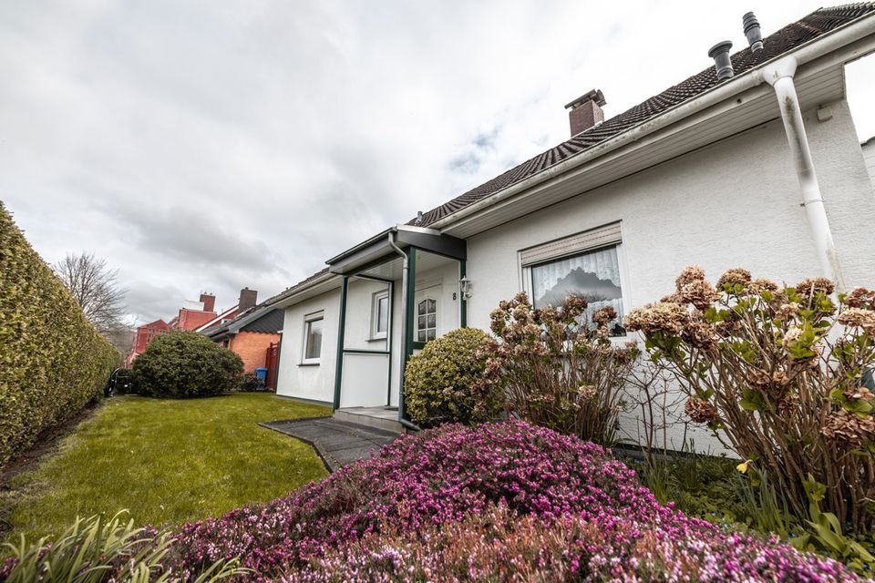 Geestland-Langen // Großzügiges Einfamilienhaus mit Garage in begehrter Lage in Langen