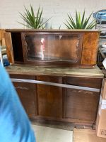 Alter Vintage Schrank Wohnzimmer Vitrine braun Hessen - Wehretal Vorschau