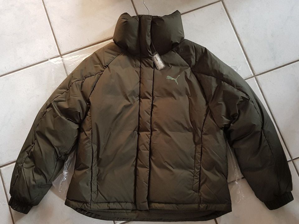 PUMA 480 Style Damen Daunenjacke Größe XL Neu in Romrod