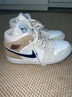Air Jordan 1 Mid Tan Suede | Größe 43 | Top-Zustand Baden-Württemberg - Obersulm Vorschau