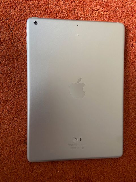 iPad Air - 2013 - 32GB - Weiß - Akku am Ende in Pulheim