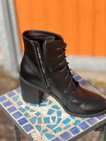 Schöne stylische Damen Stiefel Berlin - Köpenick Vorschau