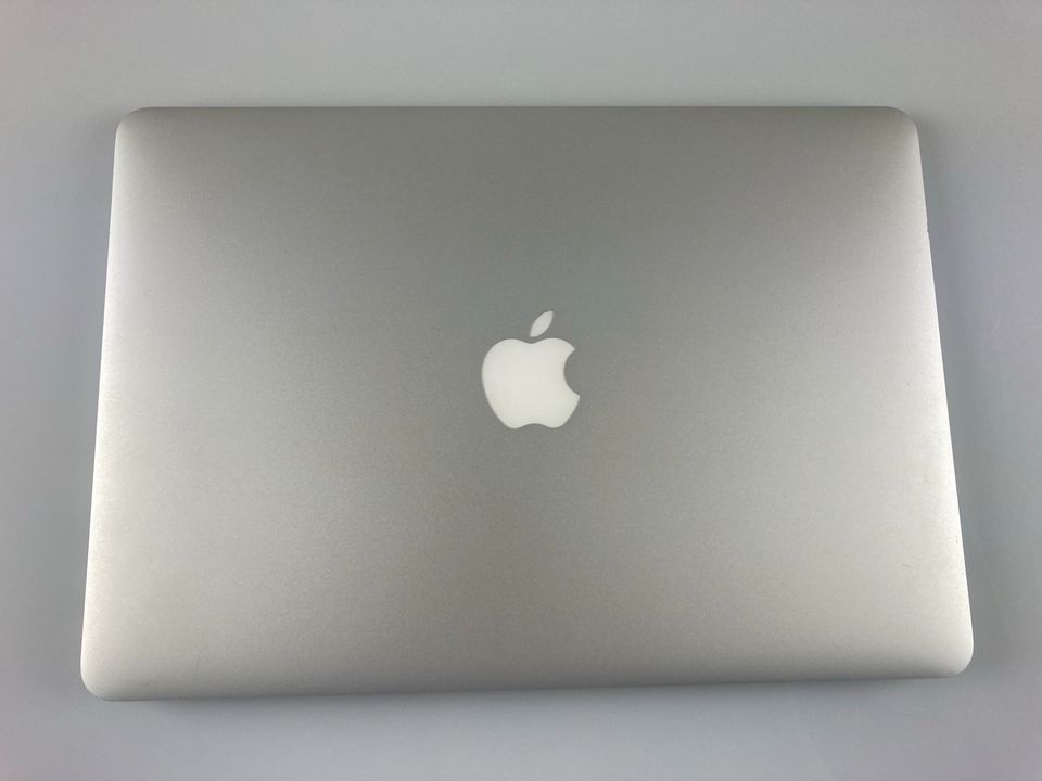 Apple MacBook Air Model Mitte 2013 Model A1466 13' Zoll 256GB SSD in Leipzig