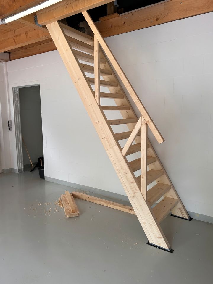 Holztreppe für zuhause in Rodenberg