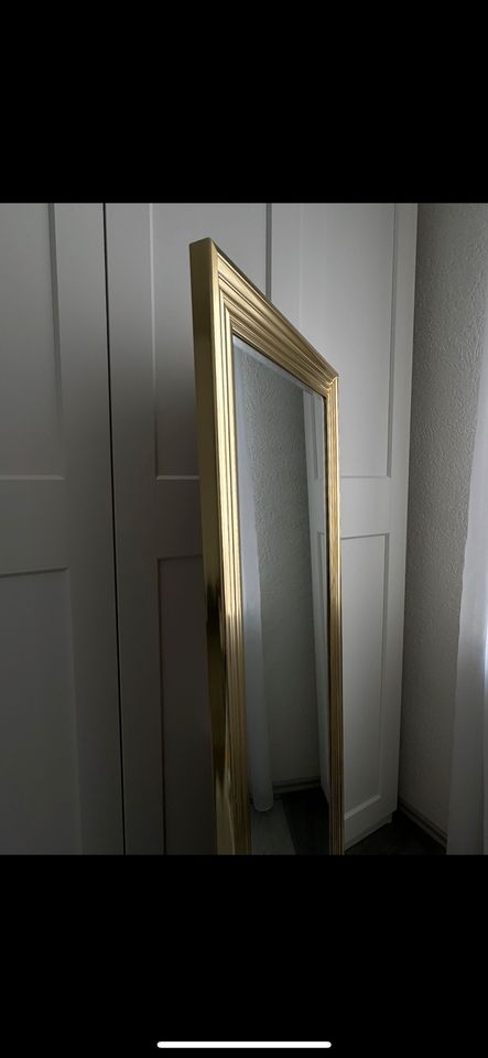 Spiegel in Gold in Ahlen