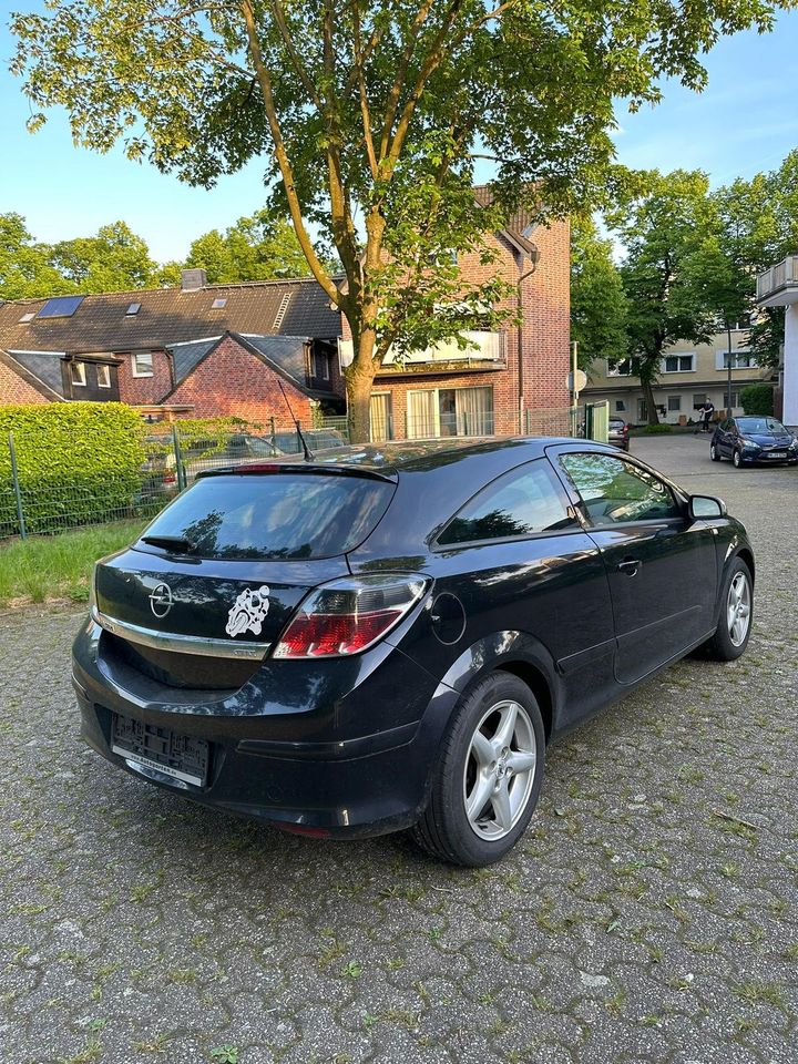 Opel Astra GTC in Wesel