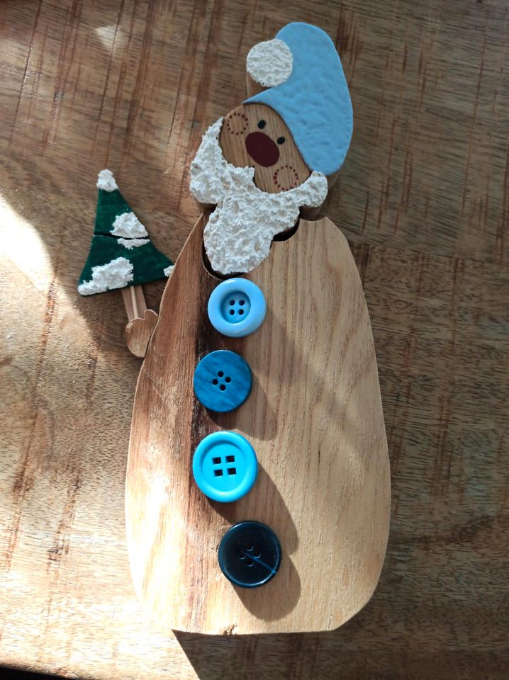 Div. Handmade Holz Nikolaus mit Stern oder Tanne, Neu in Ellhofen