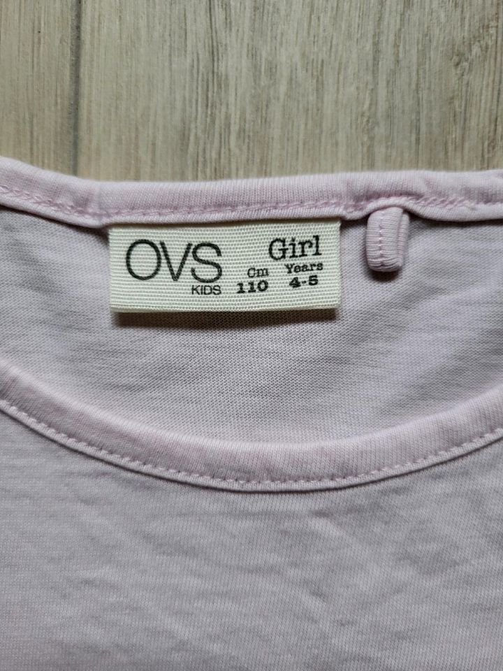 Süßes T-Shirt von OVS aus Italien in Gr. 110 in Egelsbach