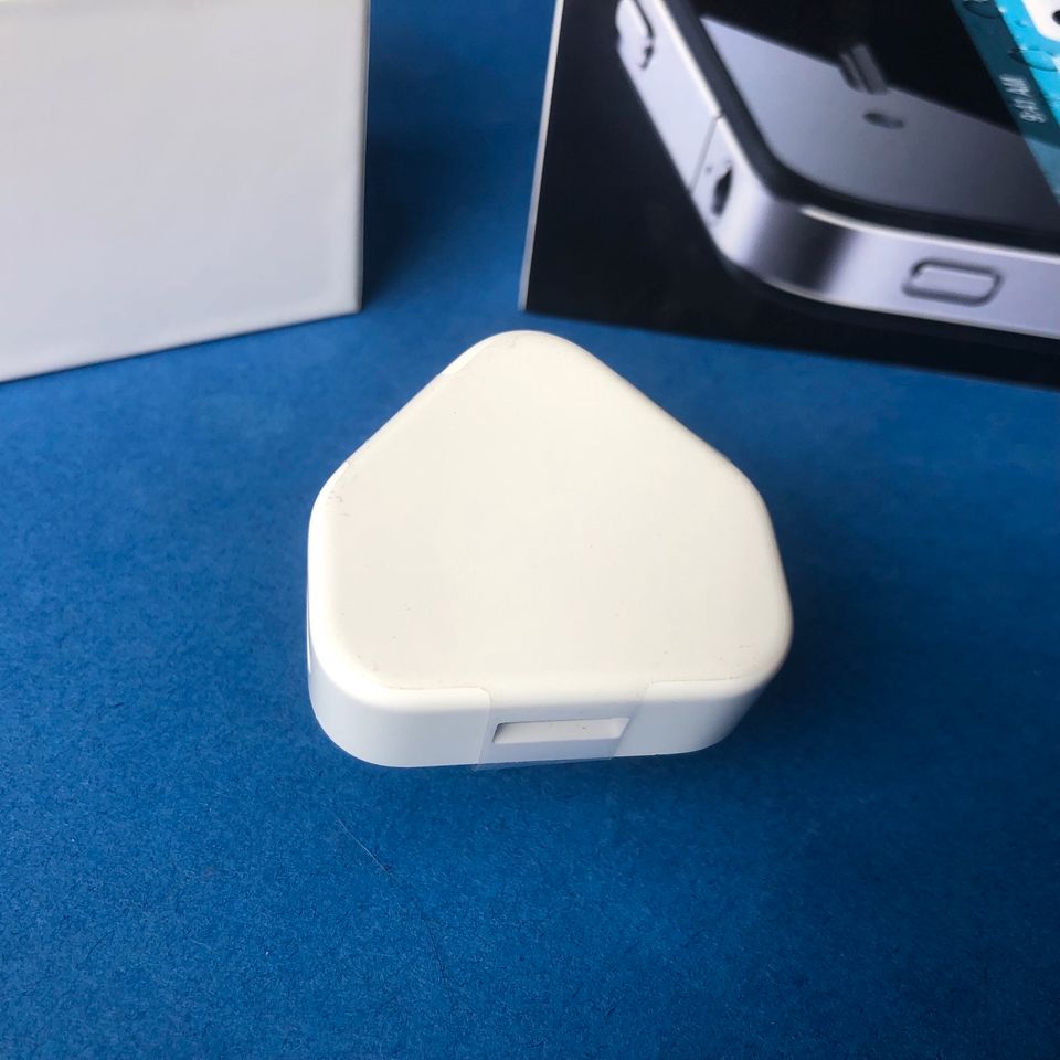 Apple iPhone 4 - Leere Box + USB + Tips in Pulheim