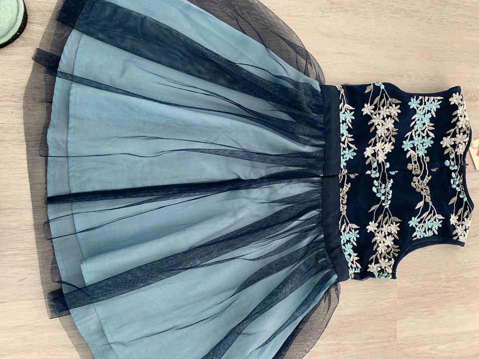 Yumi Girl Kleid mit Stickerei Tüllrock festlich neu mit Etikett in Lübeck