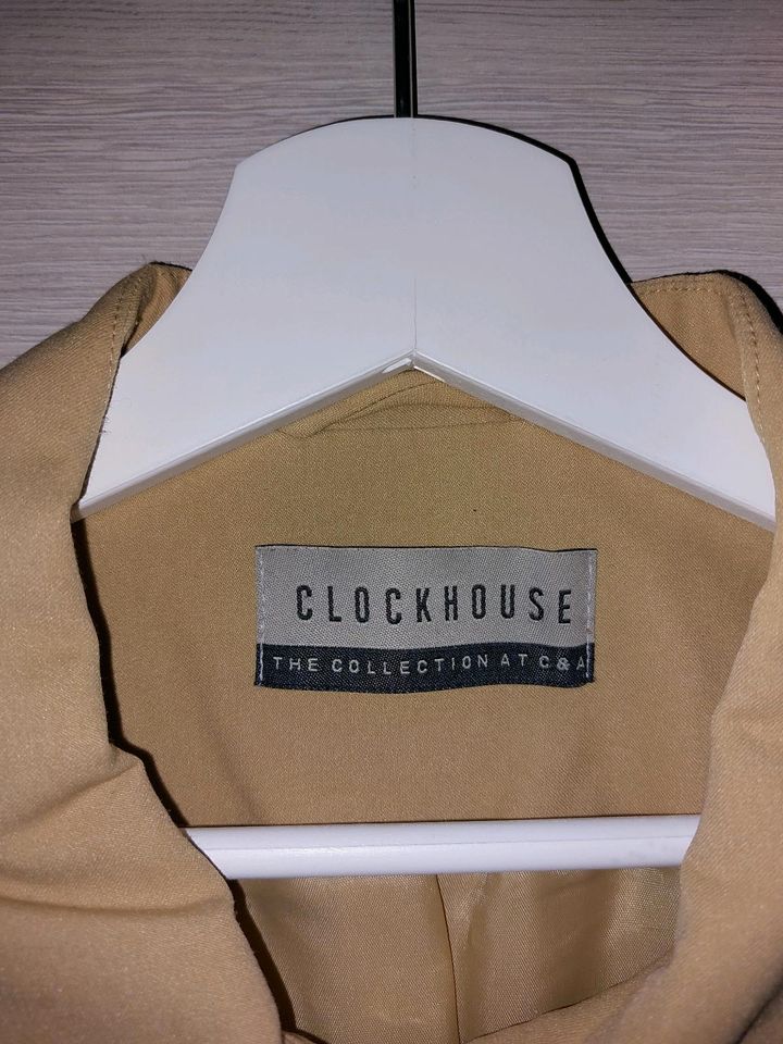 Jacke Gr. 42 beige in Euskirchen